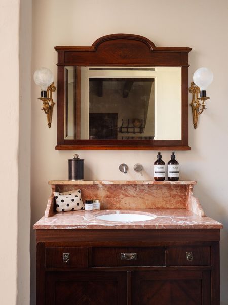 A Story of Splendour